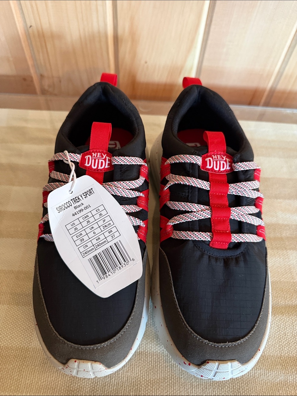 NWT HEYDUDE Sirocco Trek Youth Sport Black/Red Sneakers - Size US 6